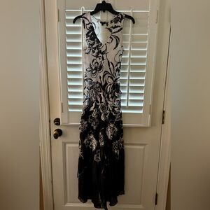Komarov Black and White Floral Maxi Dress NEVER WORN